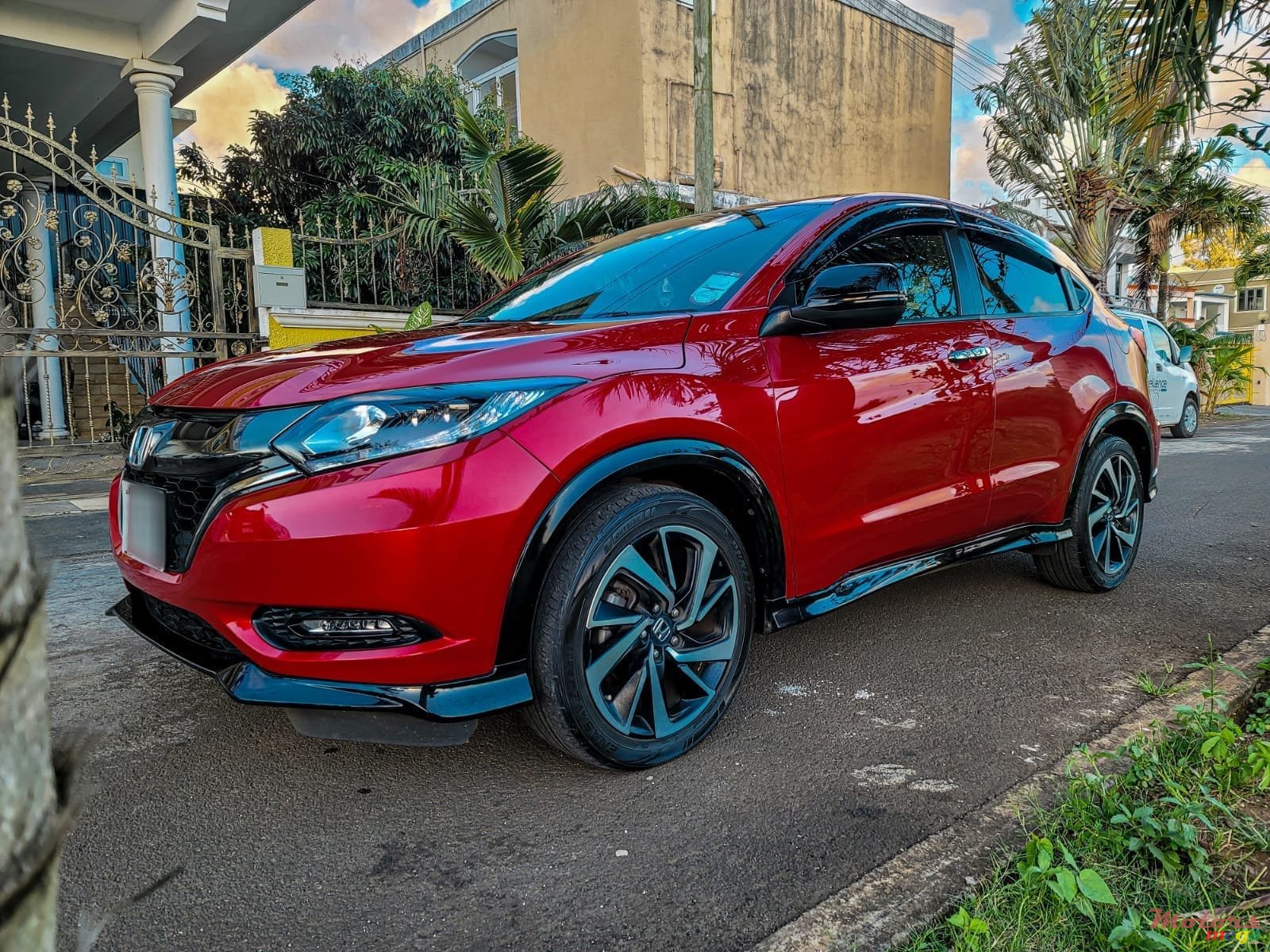 2017' Honda HR-V photo #2