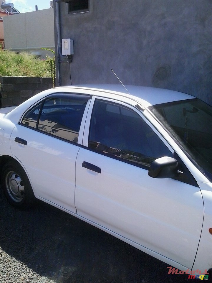 1998' Mitsubishi Lancer photo #3