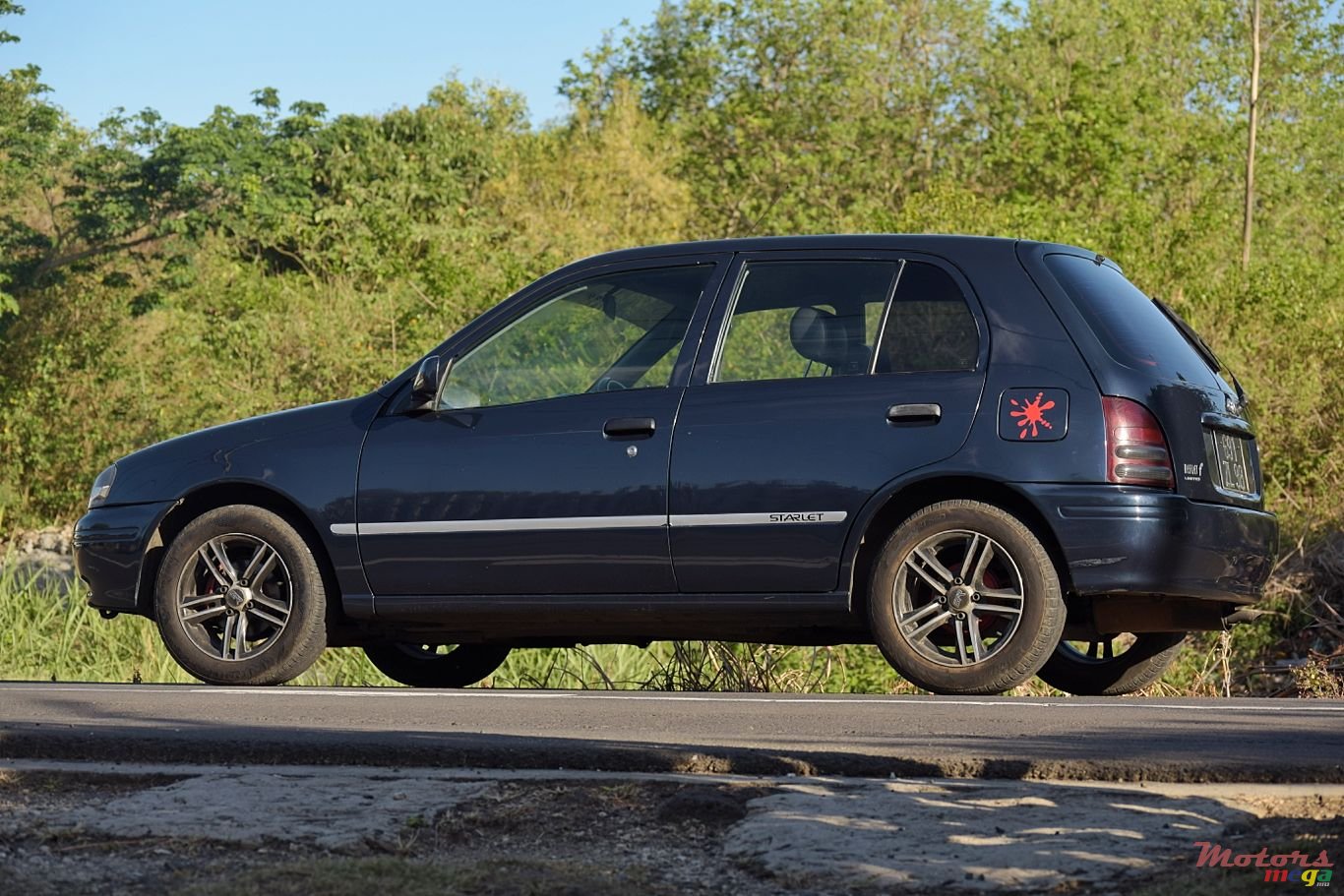 1998' Toyota Starlet photo #2