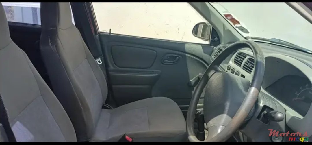 2012' Suzuki photo #6