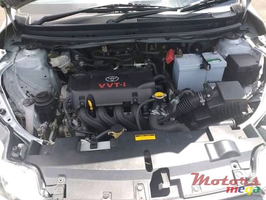 2015' Toyota Yaris photo #4