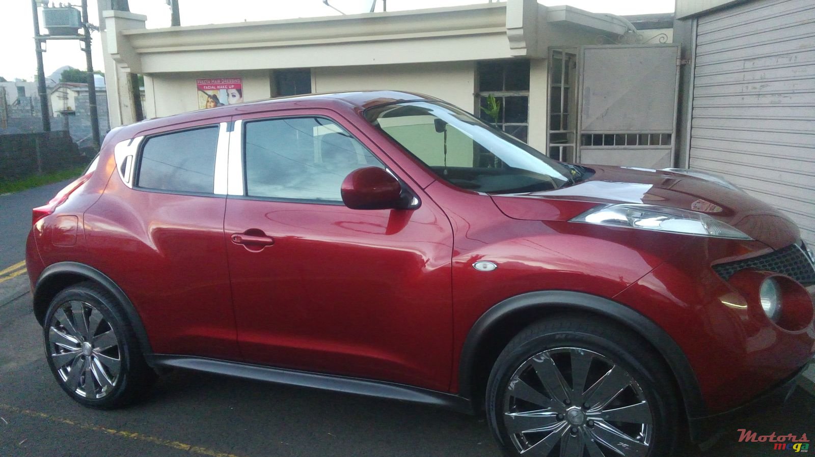 2011' Nissan Juke photo #1