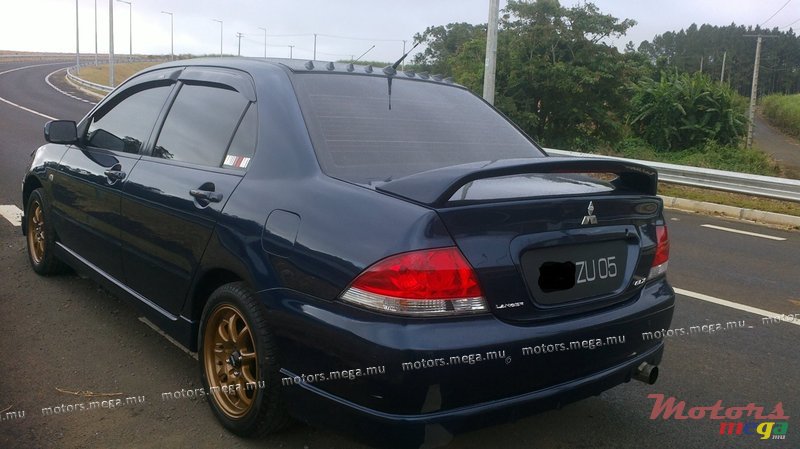 2005' Mitsubishi Lancer photo #4