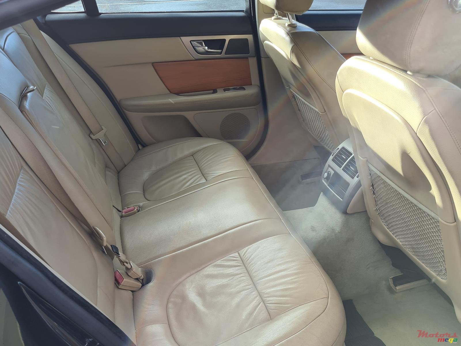 2010' Jaguar XF Diesel automatic 3.0 photo #2