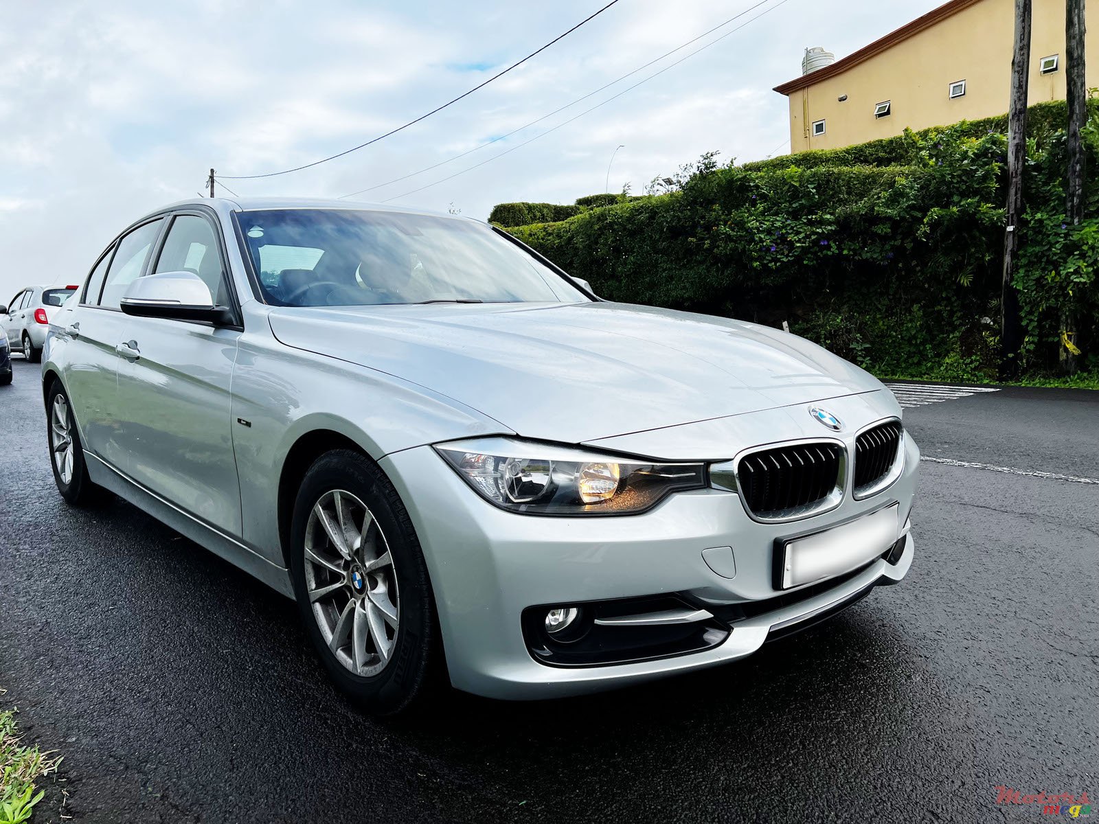 2013' BMW 320 photo #6