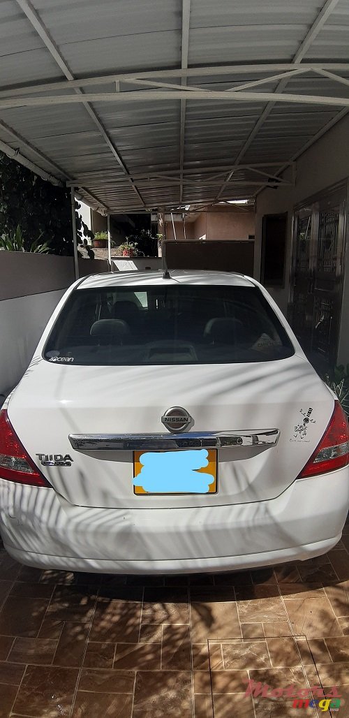 2006' Nissan Tiida photo #1