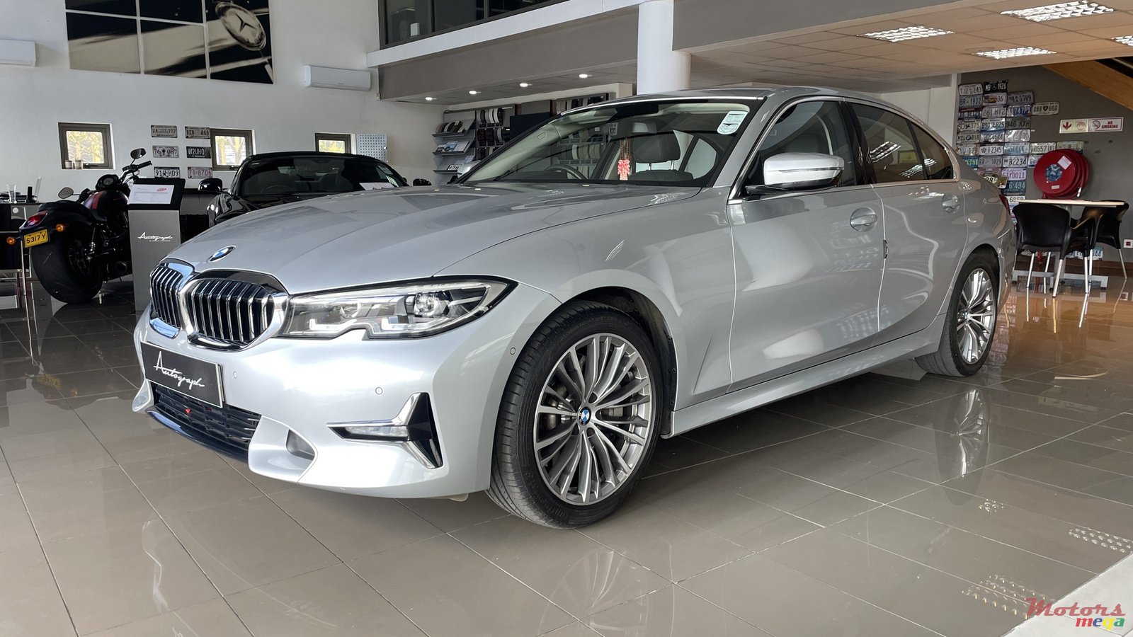2020' BMW 3 Series photo #2