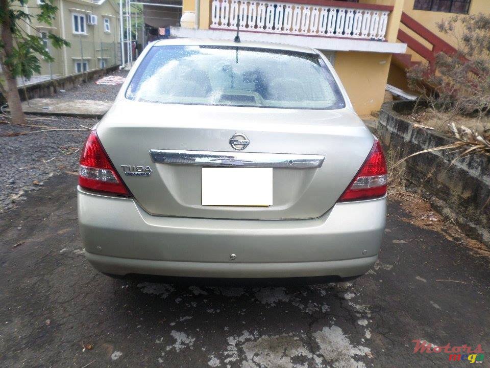 2006' Nissan Tiida photo #2