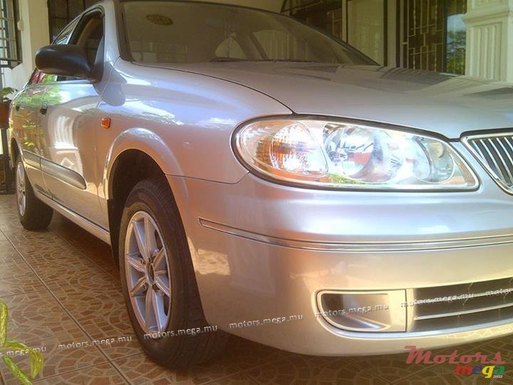 2009' Nissan photo #1