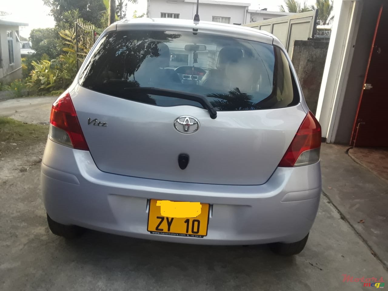 2010' Toyota Vitz photo #5