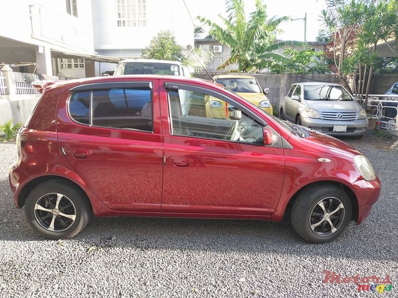 1999' Toyota Vitz photo #3