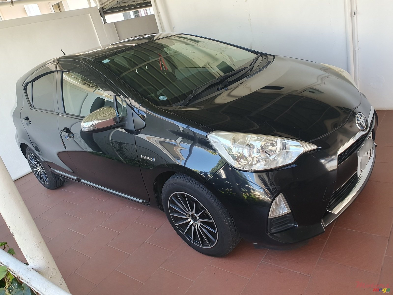 2013' Toyota Aqua photo #1