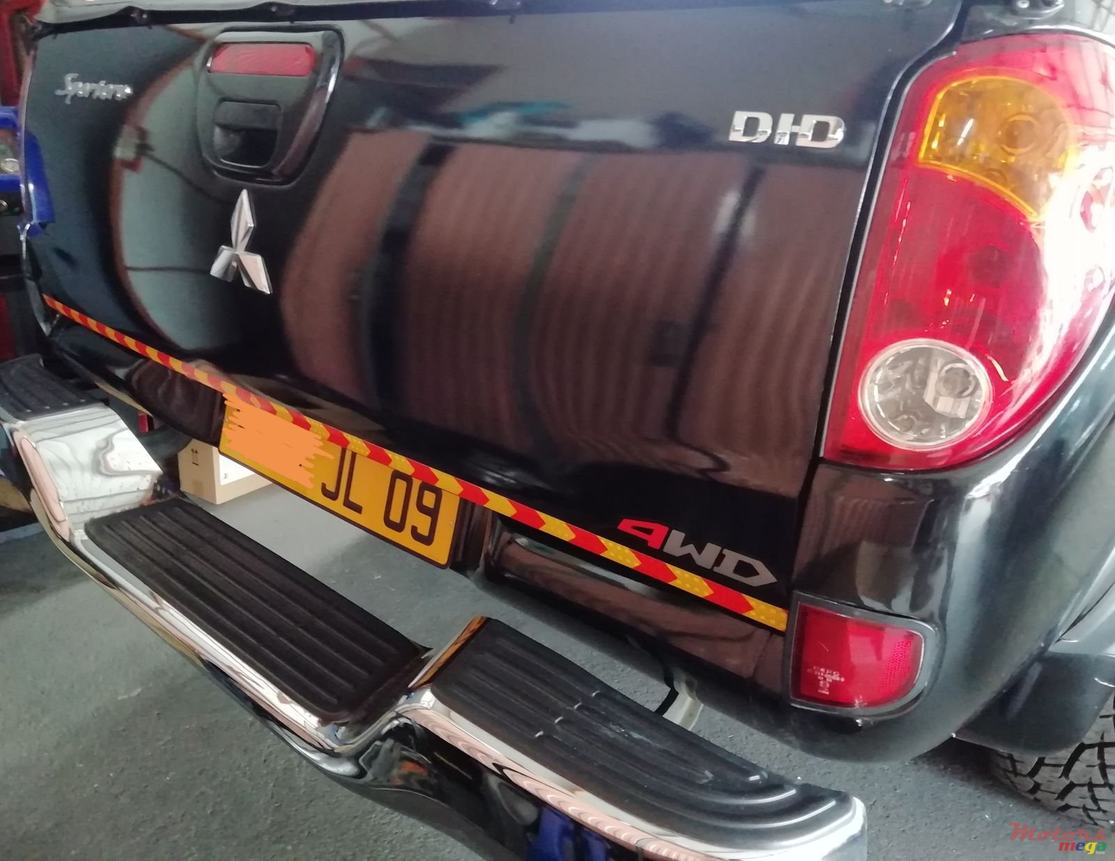 2009' Mitsubishi Triton DI-D SPORTERO TURBO photo #4