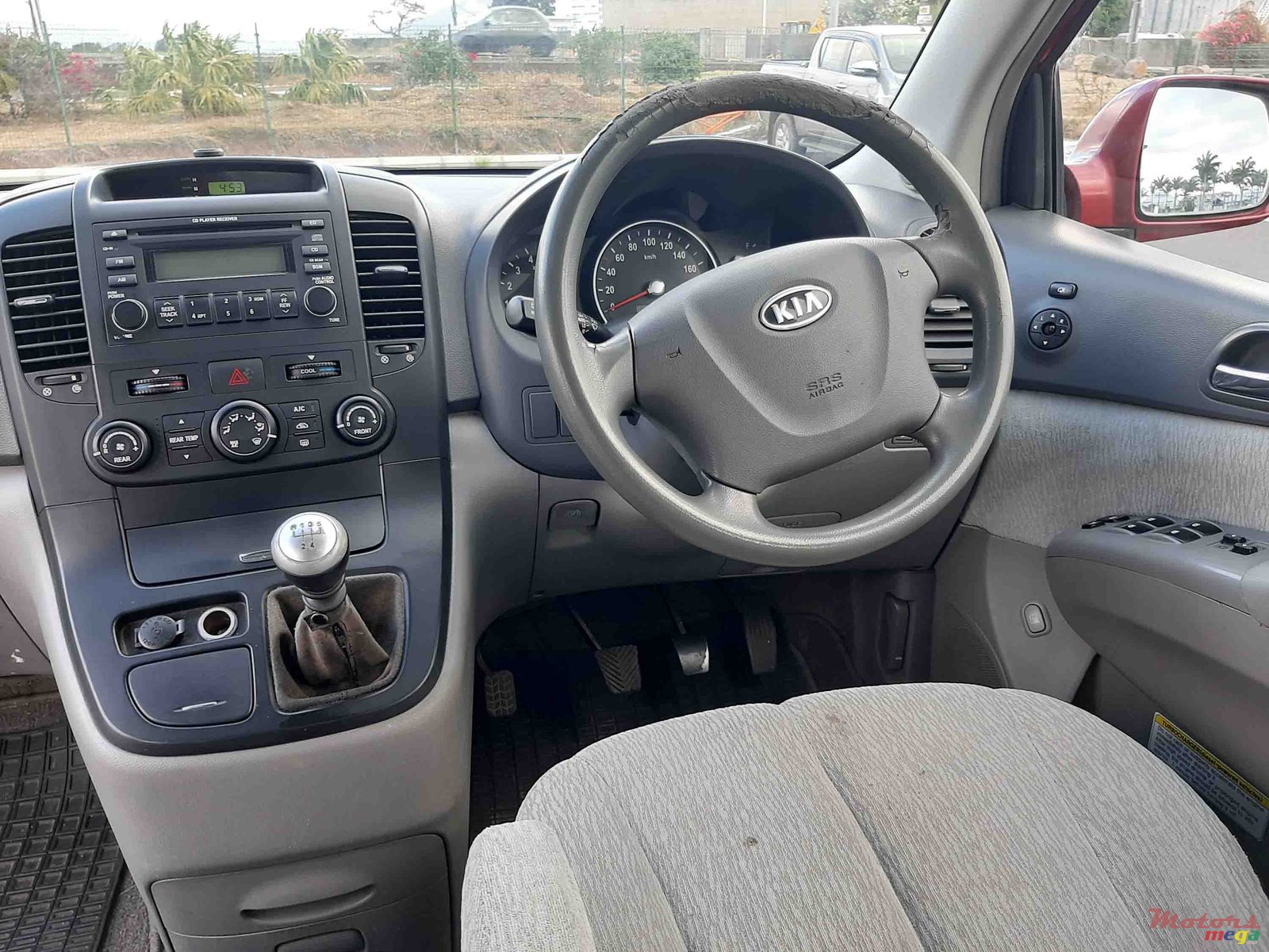 2007' Kia Carnival photo #5