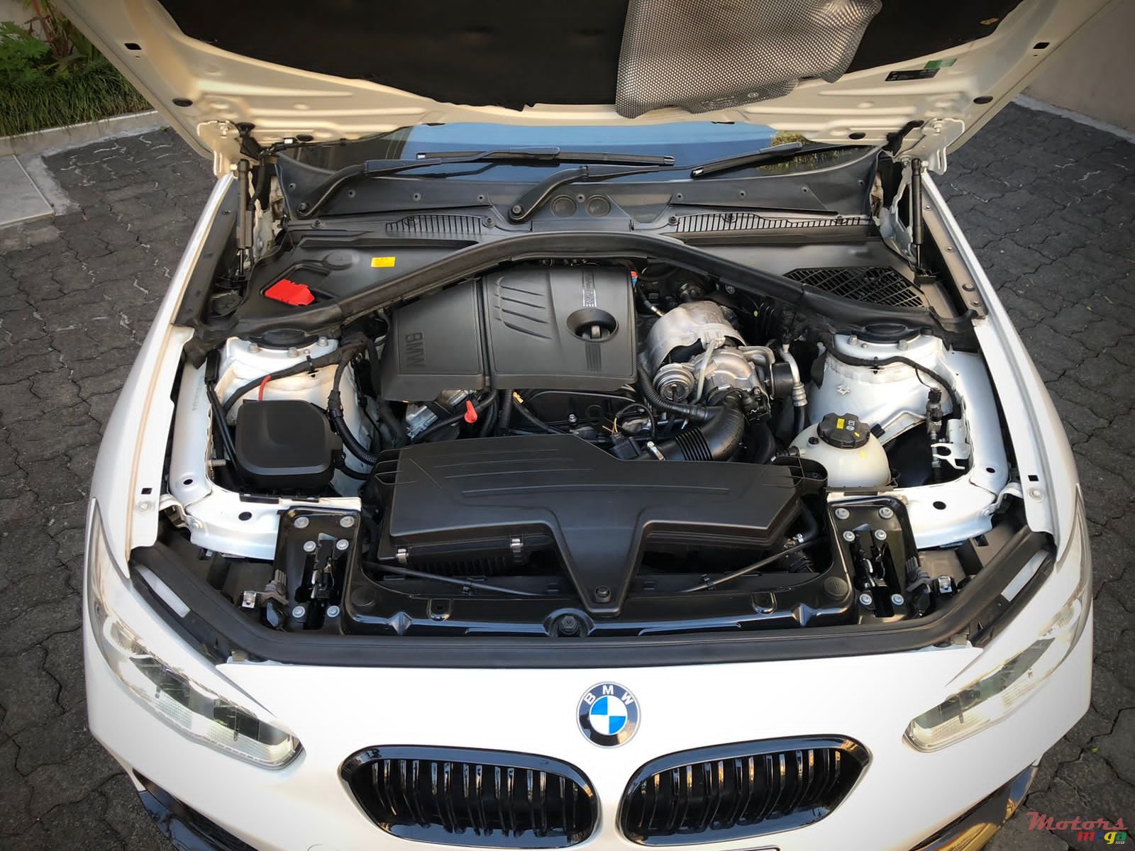 2015' BMW 1 Series M M Sport package photo #3