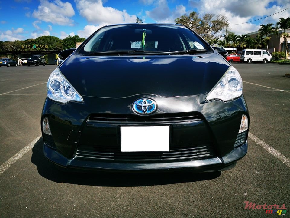 2013' Toyota Aqua photo #1