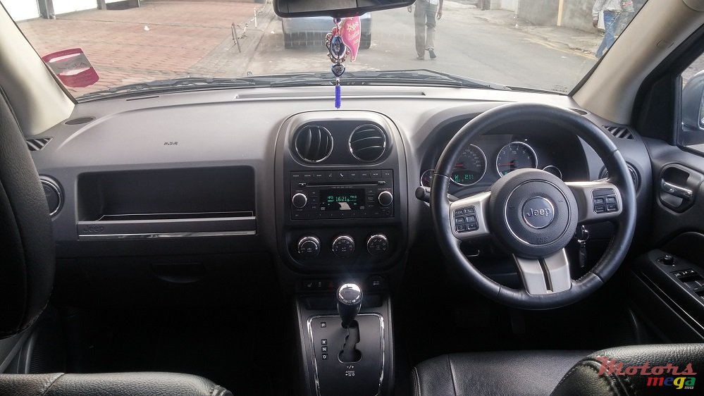 2012' Jeep Compass photo #3