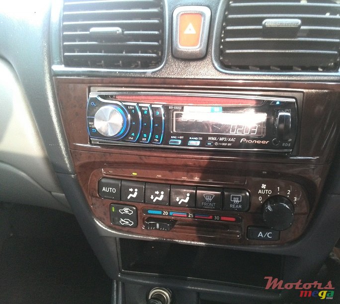 2001' Nissan Sunny photo #5