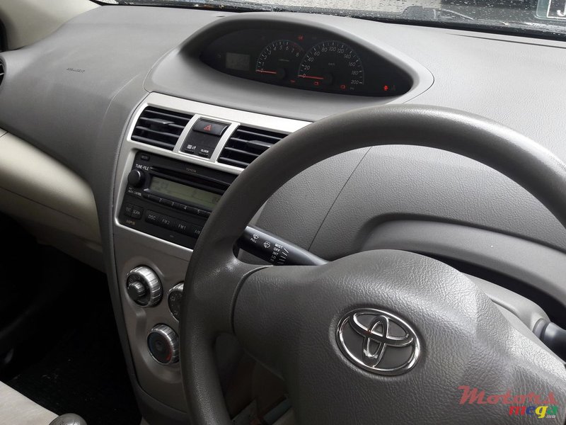 2012' Toyota Yaris Local photo #3