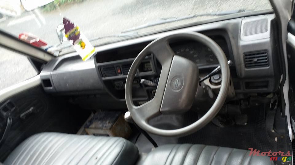 1998' Nissan Vanette cargo Camionette photo #4