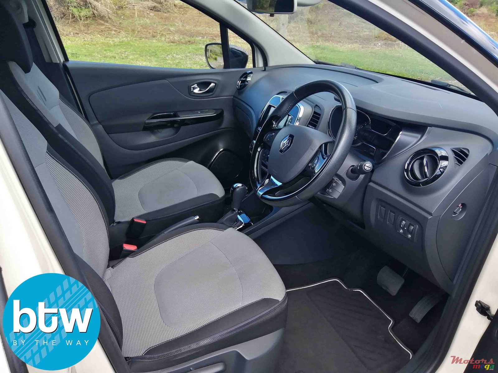 2014' Renault Captur photo #5