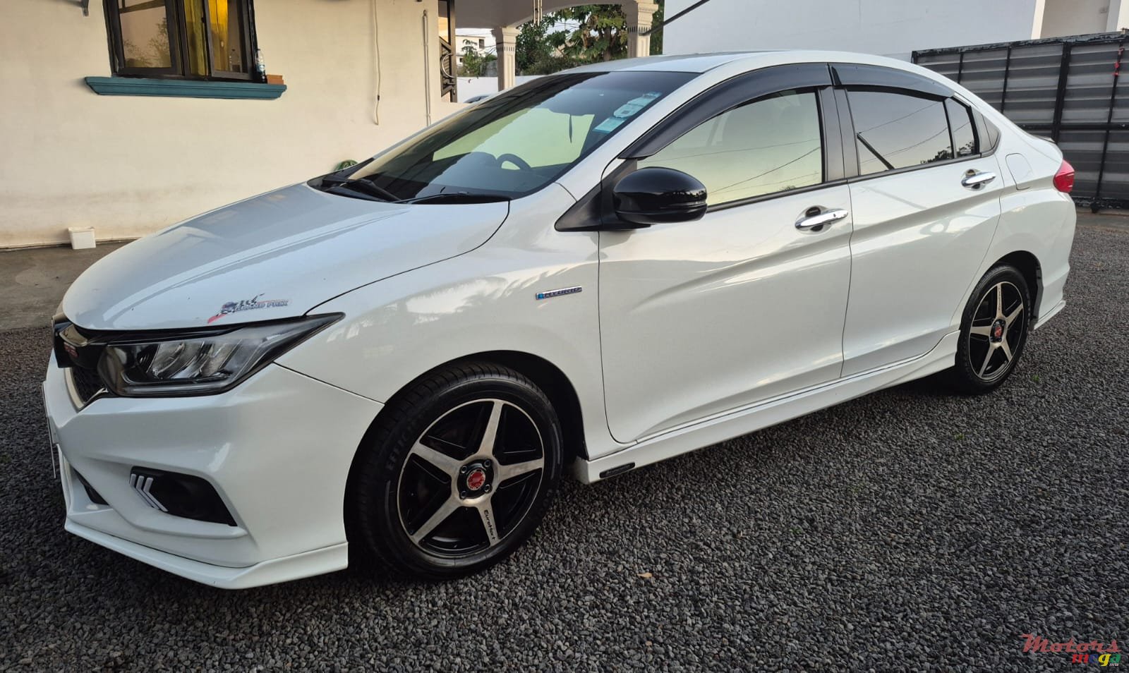 2018' Honda Grace Sport Limited Edition photo #5