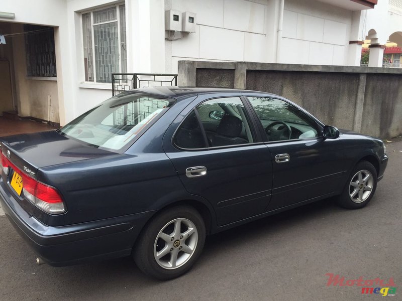 2002' Nissan SUNNY FB15, VITESSES MANUAL photo #2