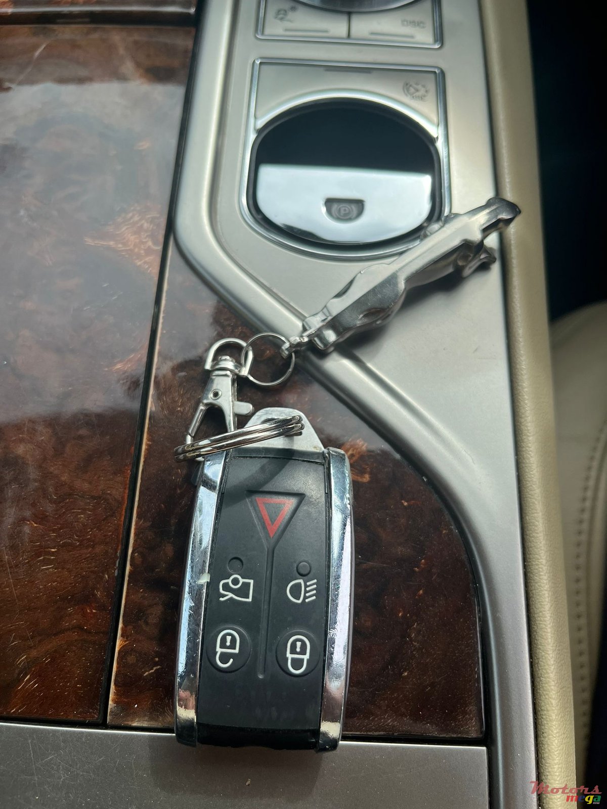 2010' Jaguar XF (X250) photo #6