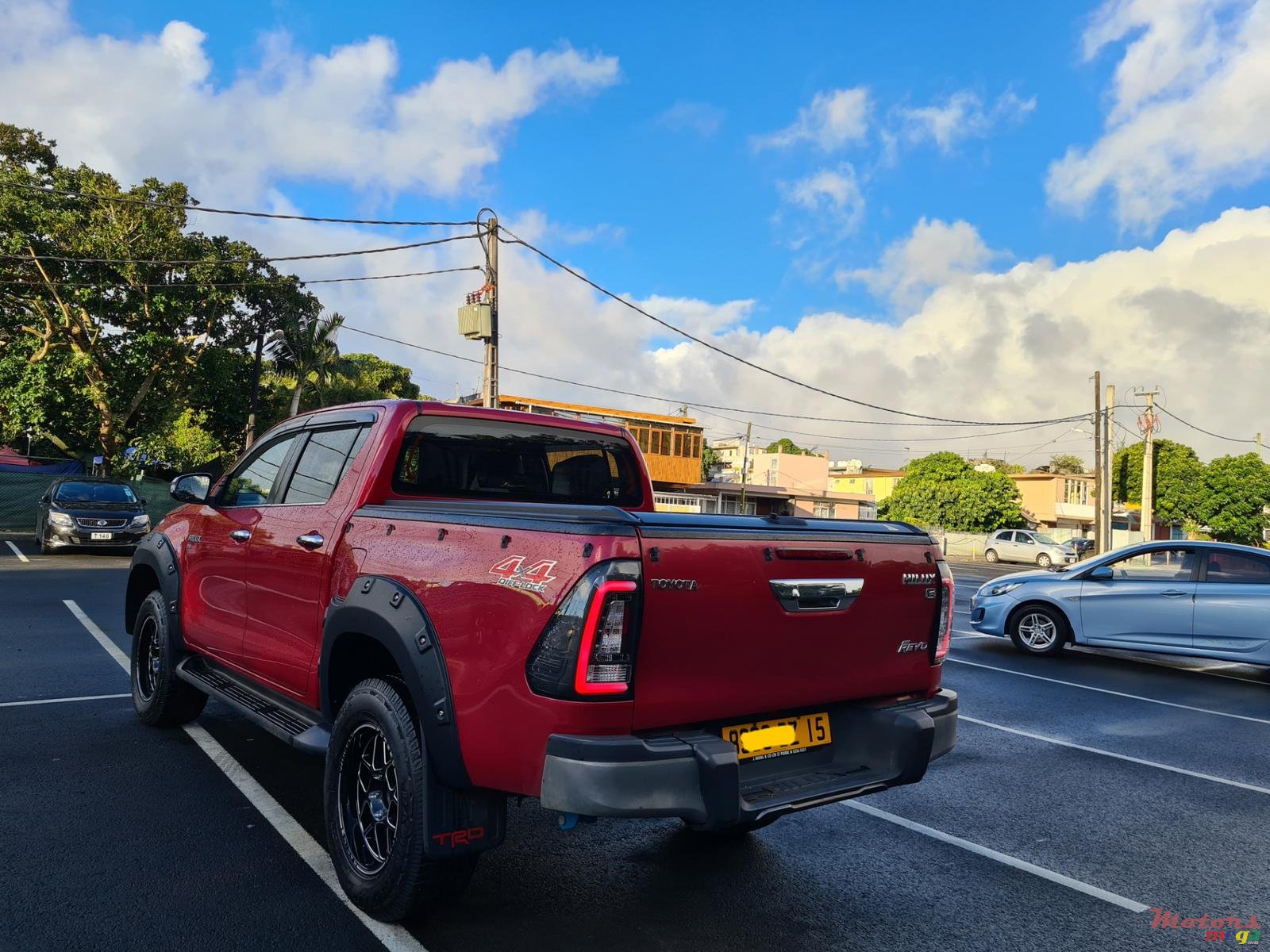 2015' Toyota Hilux Revo photo #3