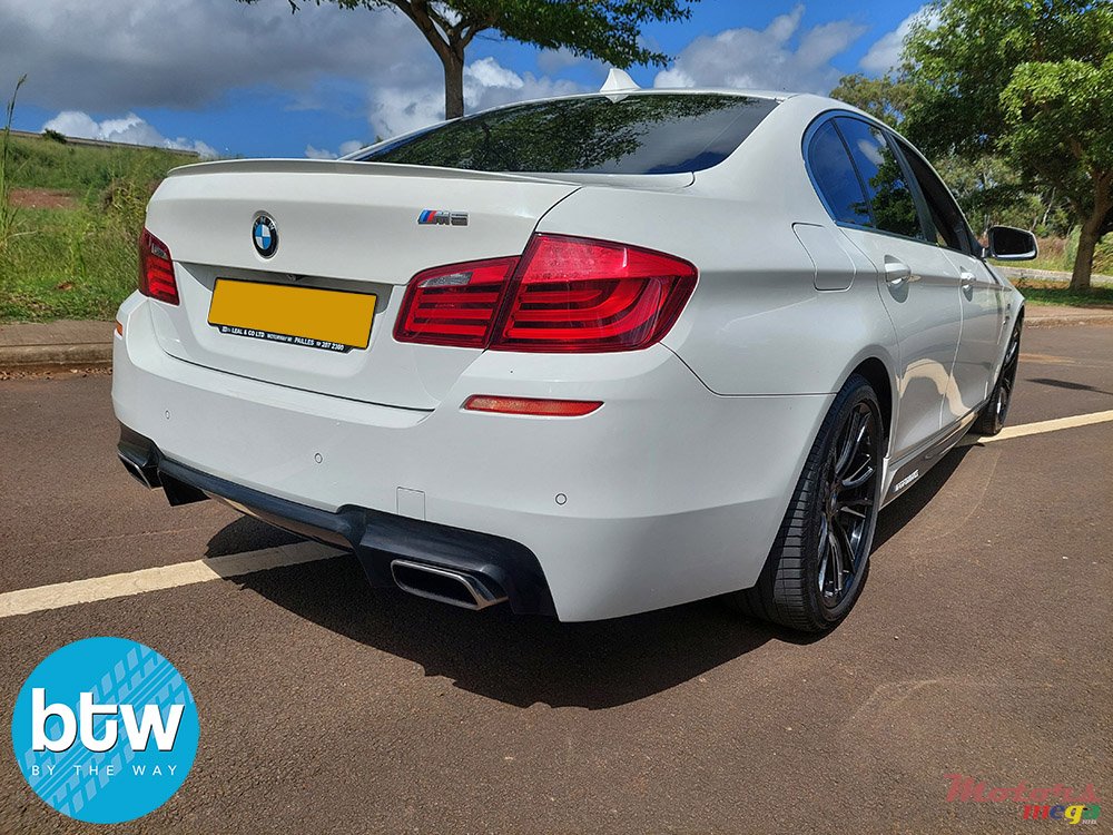 2011' BMW 520 photo #3