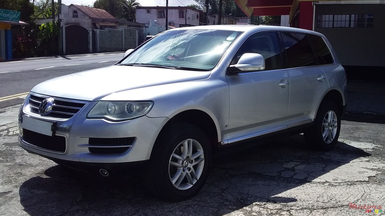 2008' Volkswagen Touareg photo #2