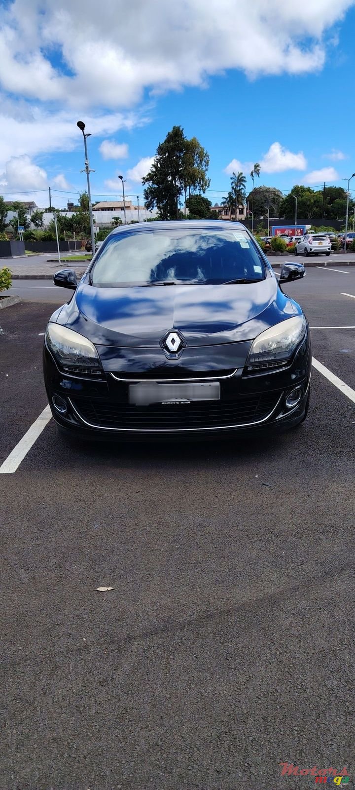 2014' Renault Megane photo #1