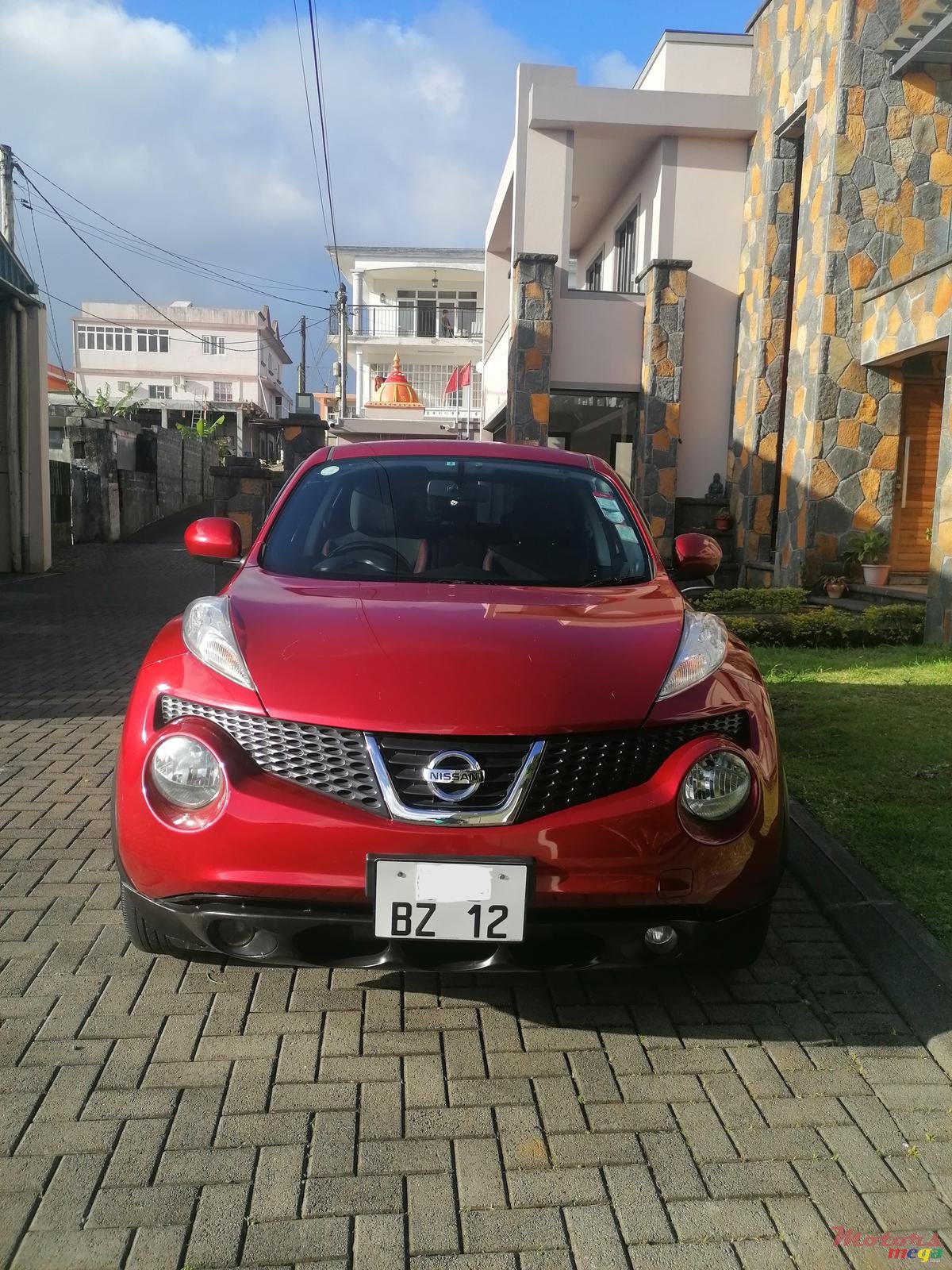 2012' Nissan Juke photo #2