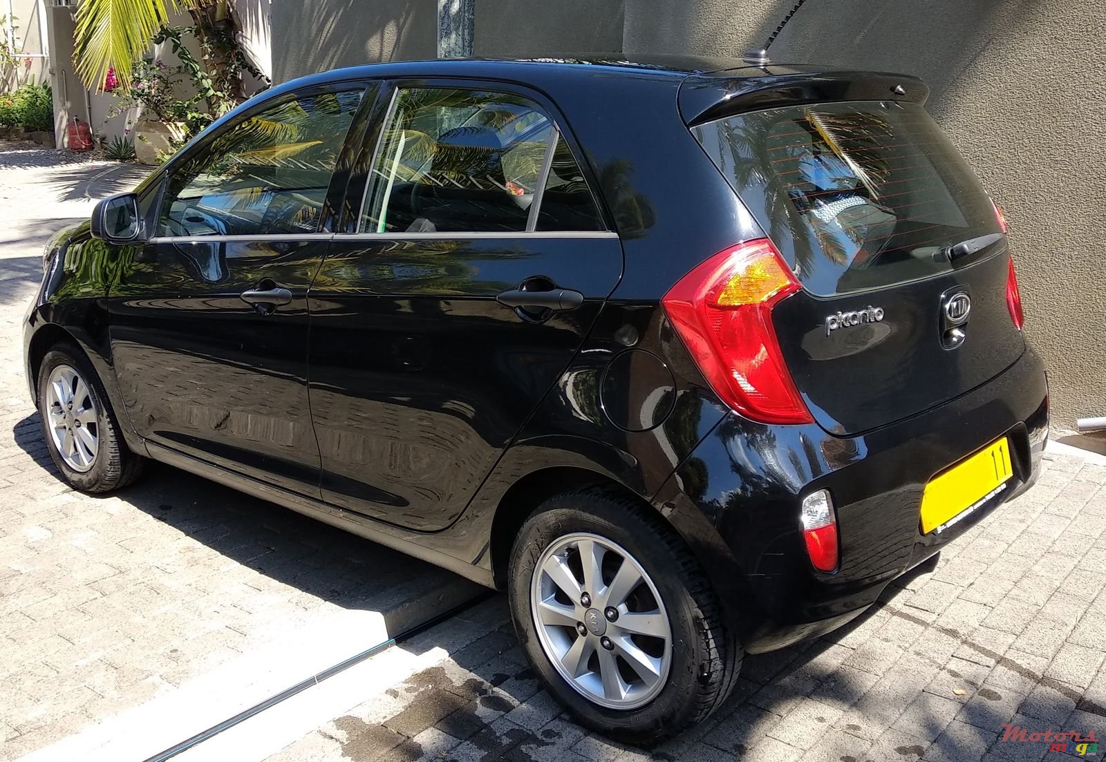 2011' Kia Picanto photo #1