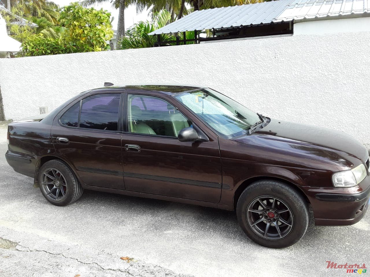 1999' Nissan Sunny photo #1