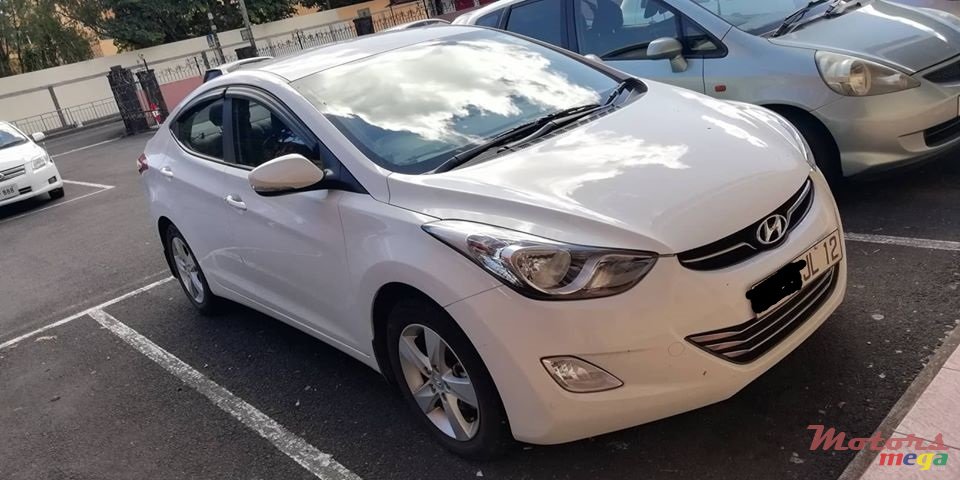 2012' Hyundai Elantra photo #1