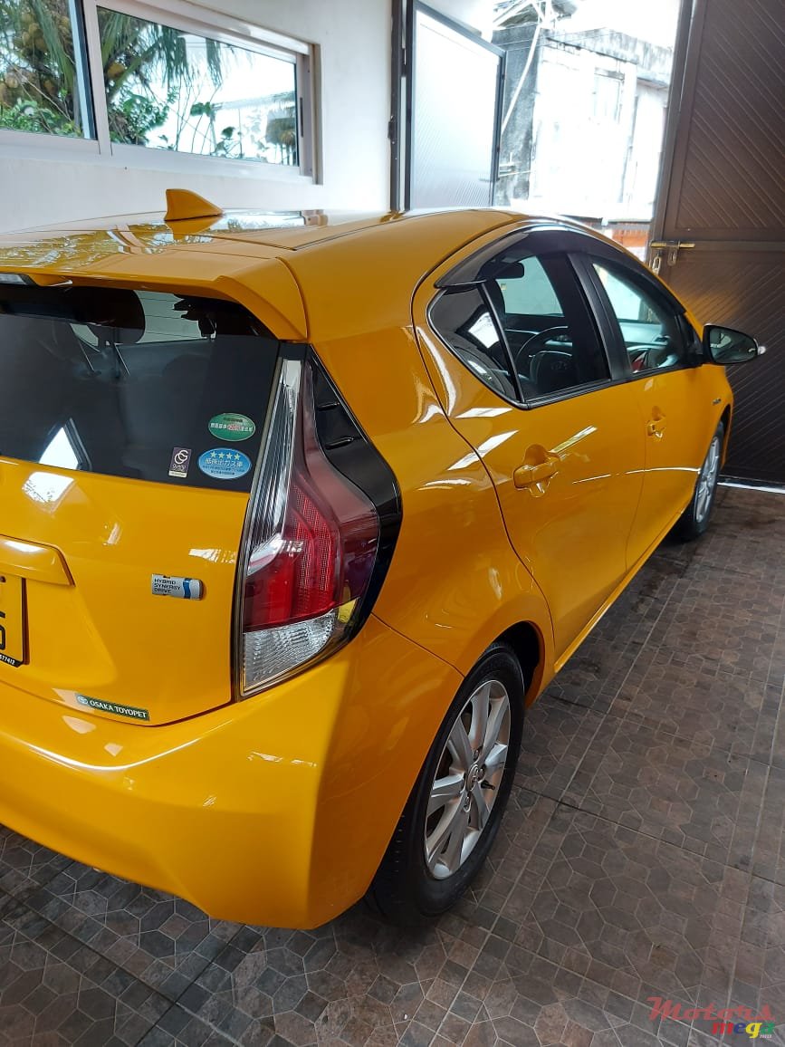 2015' Toyota Aqua photo #4