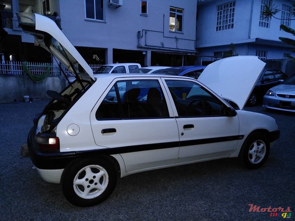 2000' Citroen Saxo photo #7