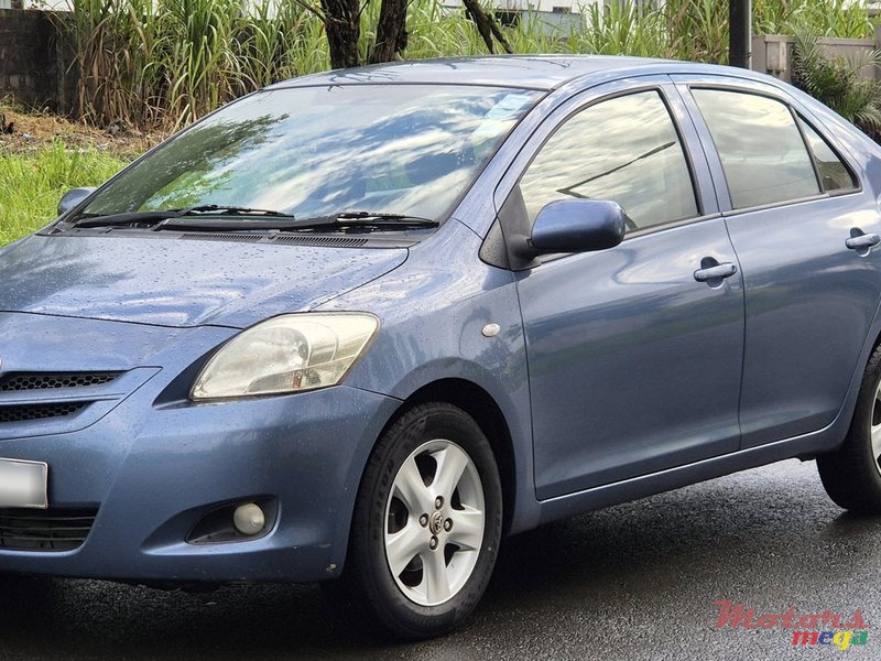 2008' Toyota Yaris photo #1