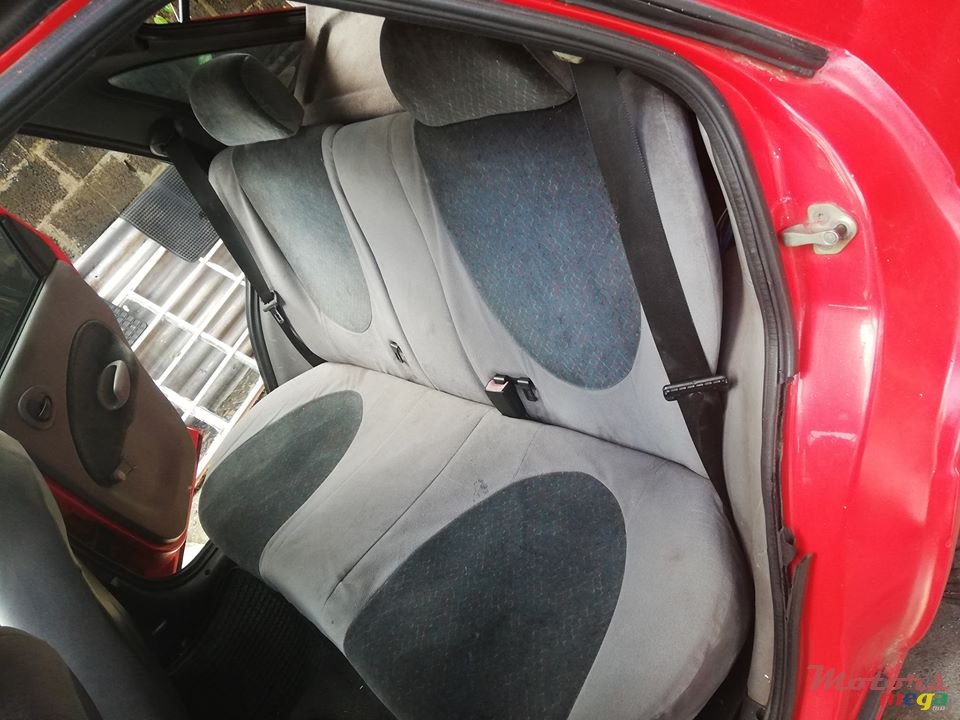 1998' Ford Escort photo #3