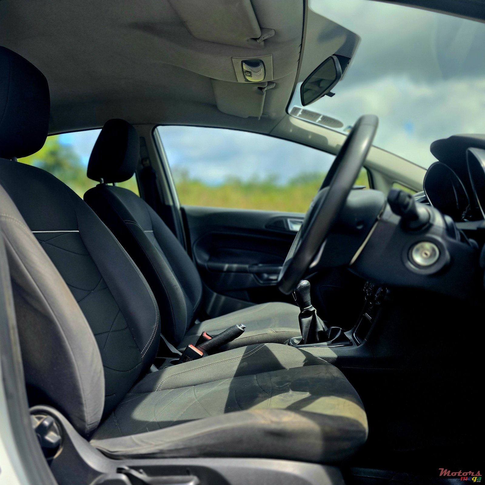 2014' Ford Fiesta photo #6