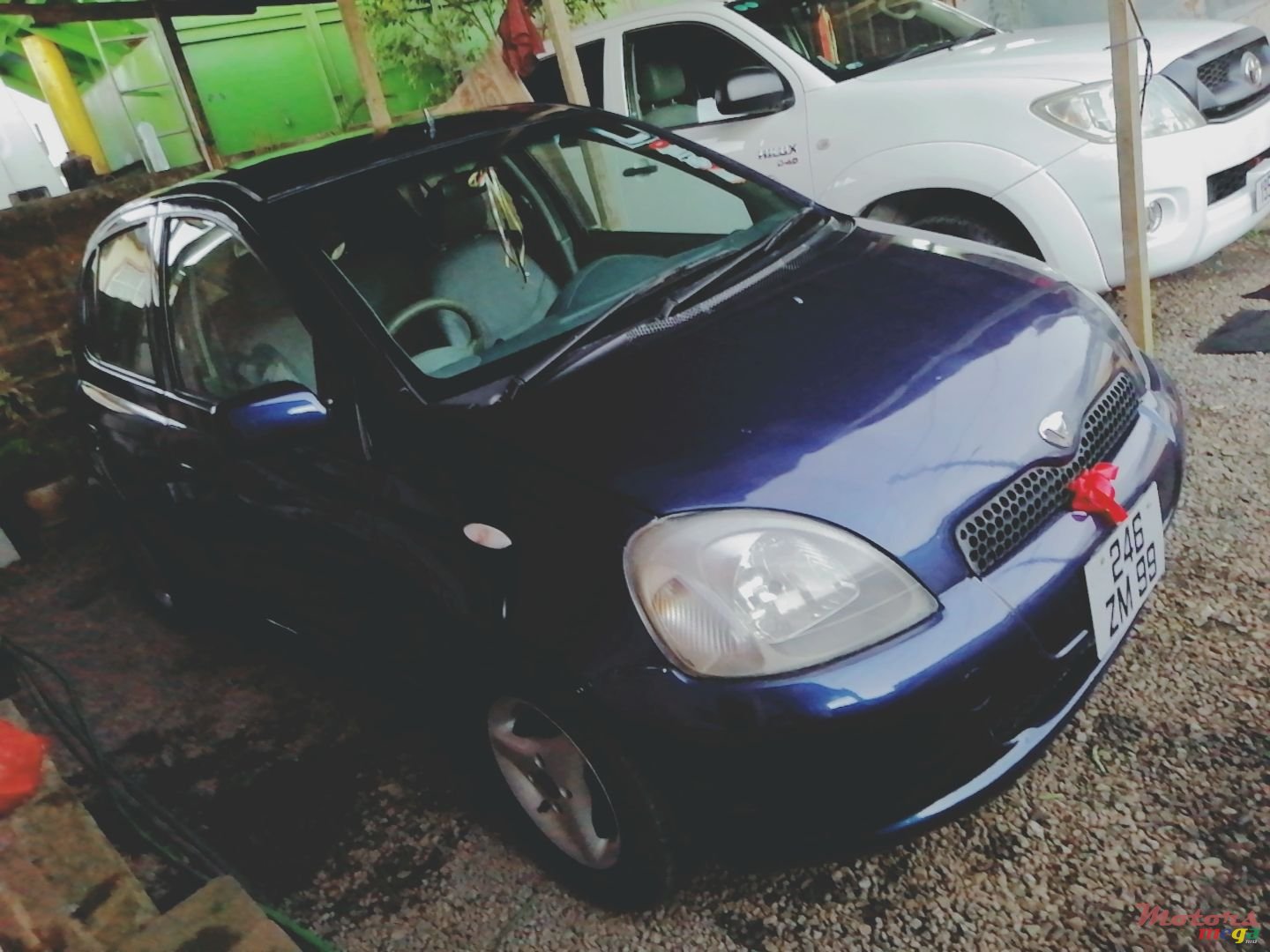 1999' Toyota Vitz photo #2
