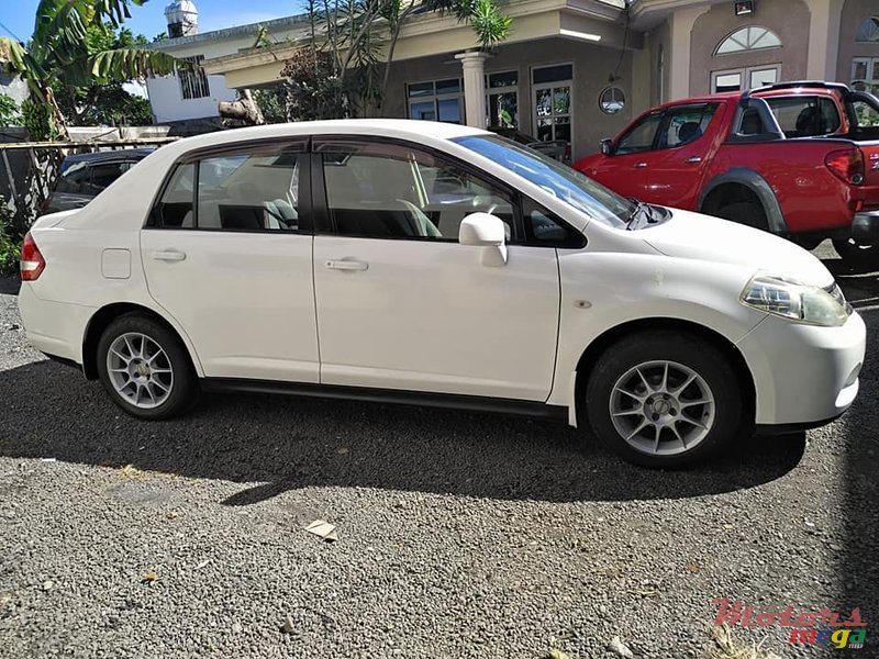 2008' Nissan Tiida photo #2