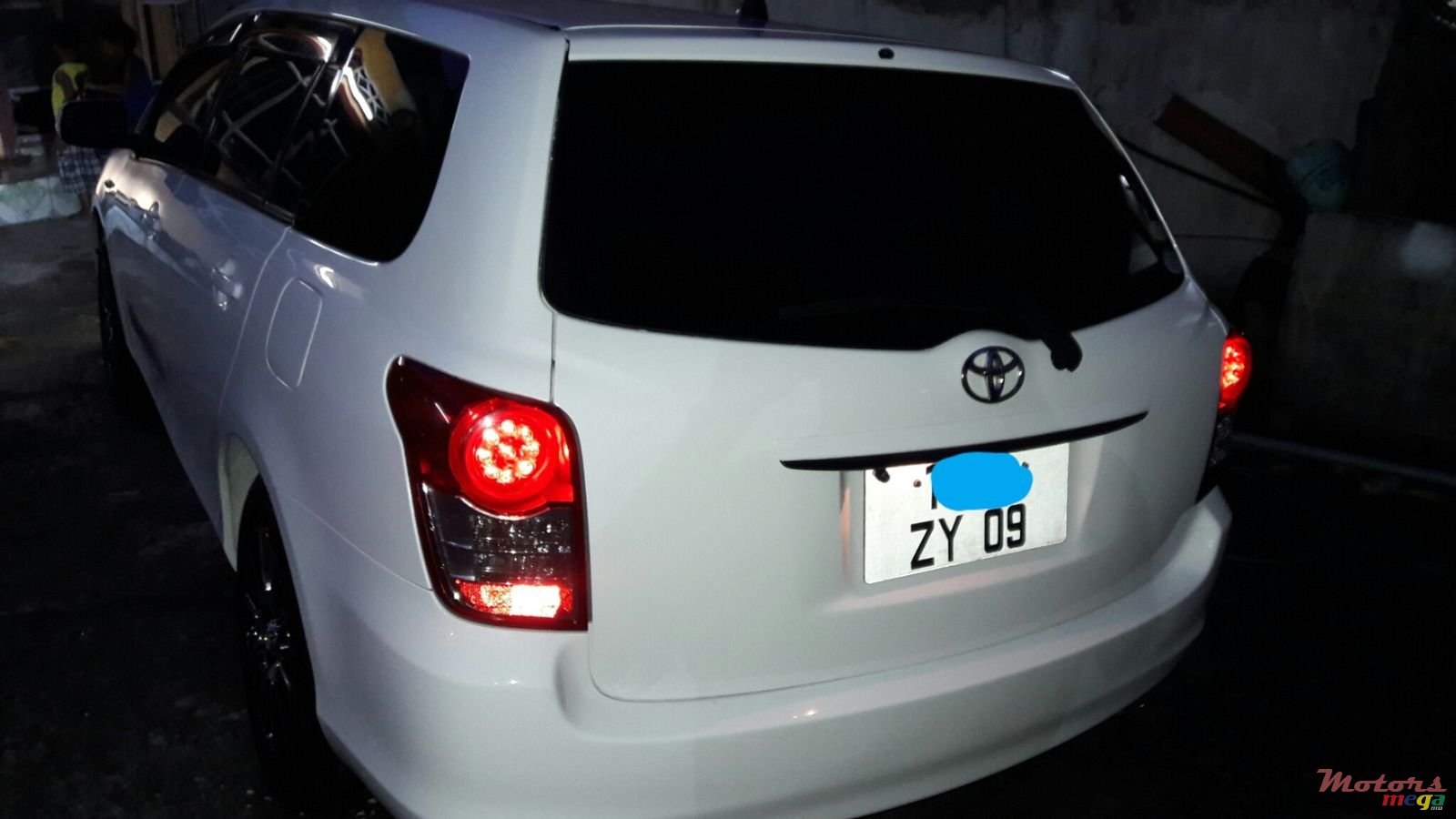 2009' Toyota Corolla photo #1