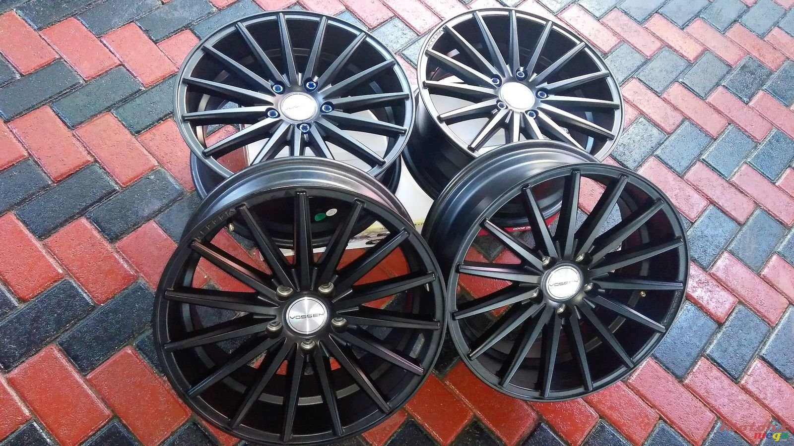 2018' Mitsubishi photo #3