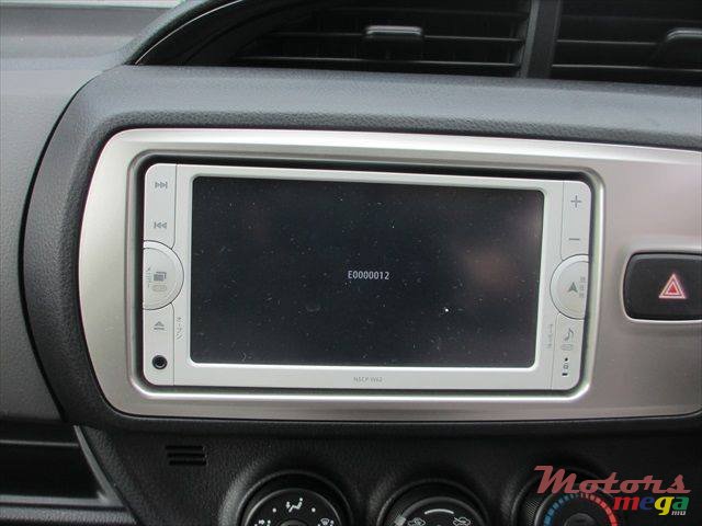 2014' Toyota Vitz photo #7