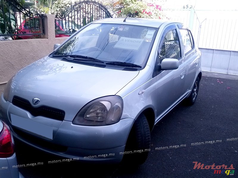 1999' Toyota Yaris vitz photo #1