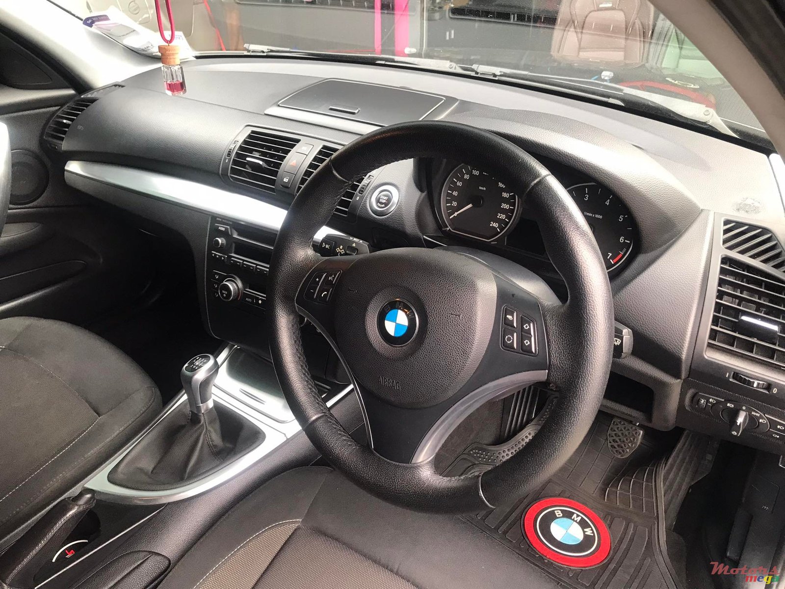 2010' BMW 116 photo #2