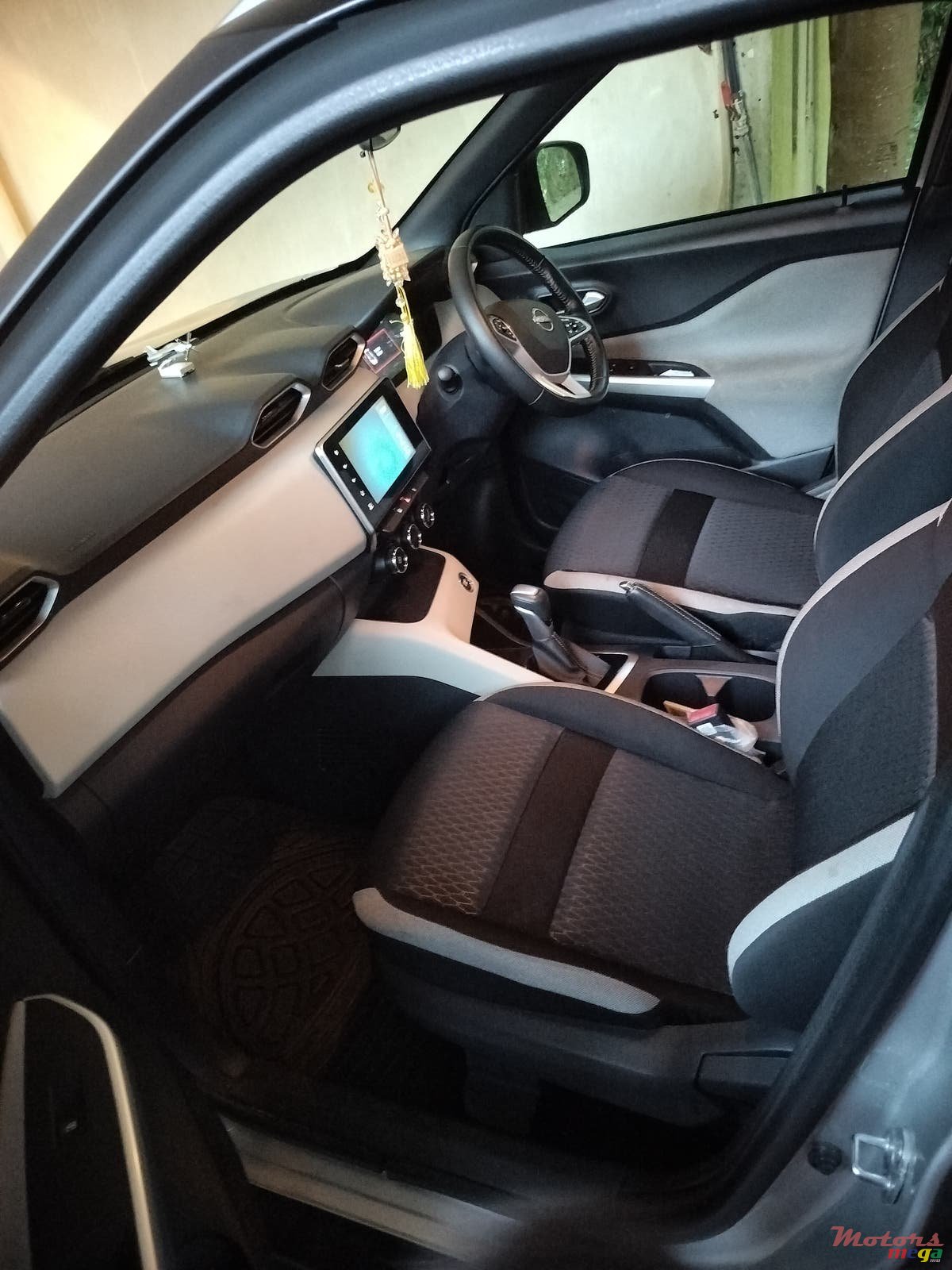 2022' Nissan photo #5