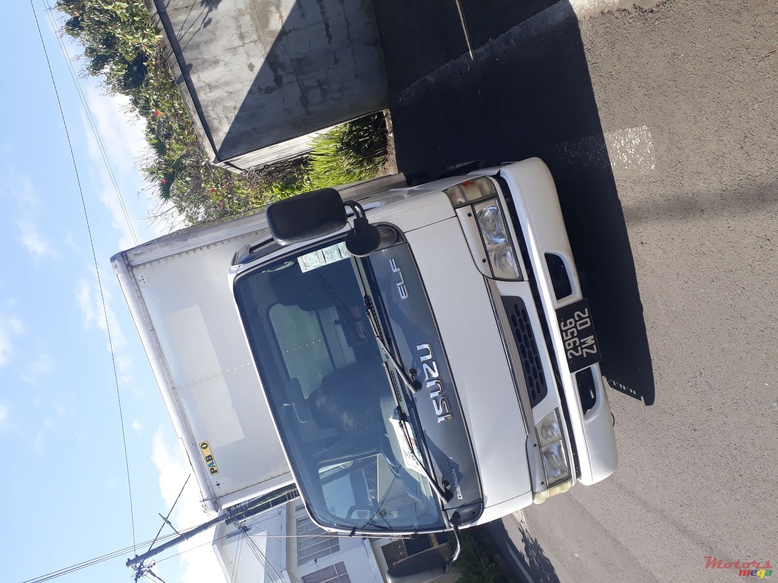 2002' Isuzu photo #3